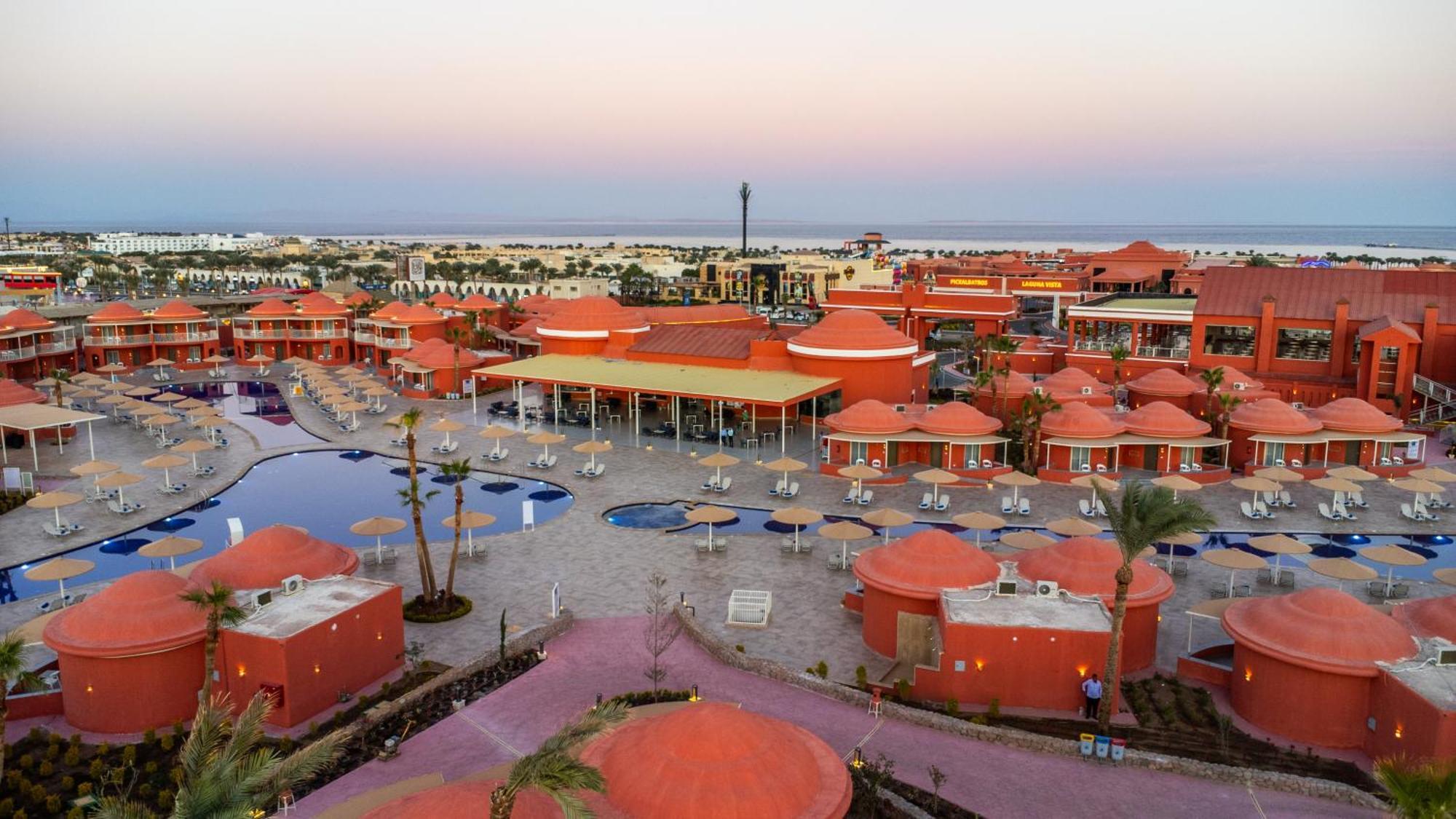 Pickalbatros Laguna Club Resort Sharm El Sheikh 外观 照片 Sunset at the Hilton Sharm El Sheikh